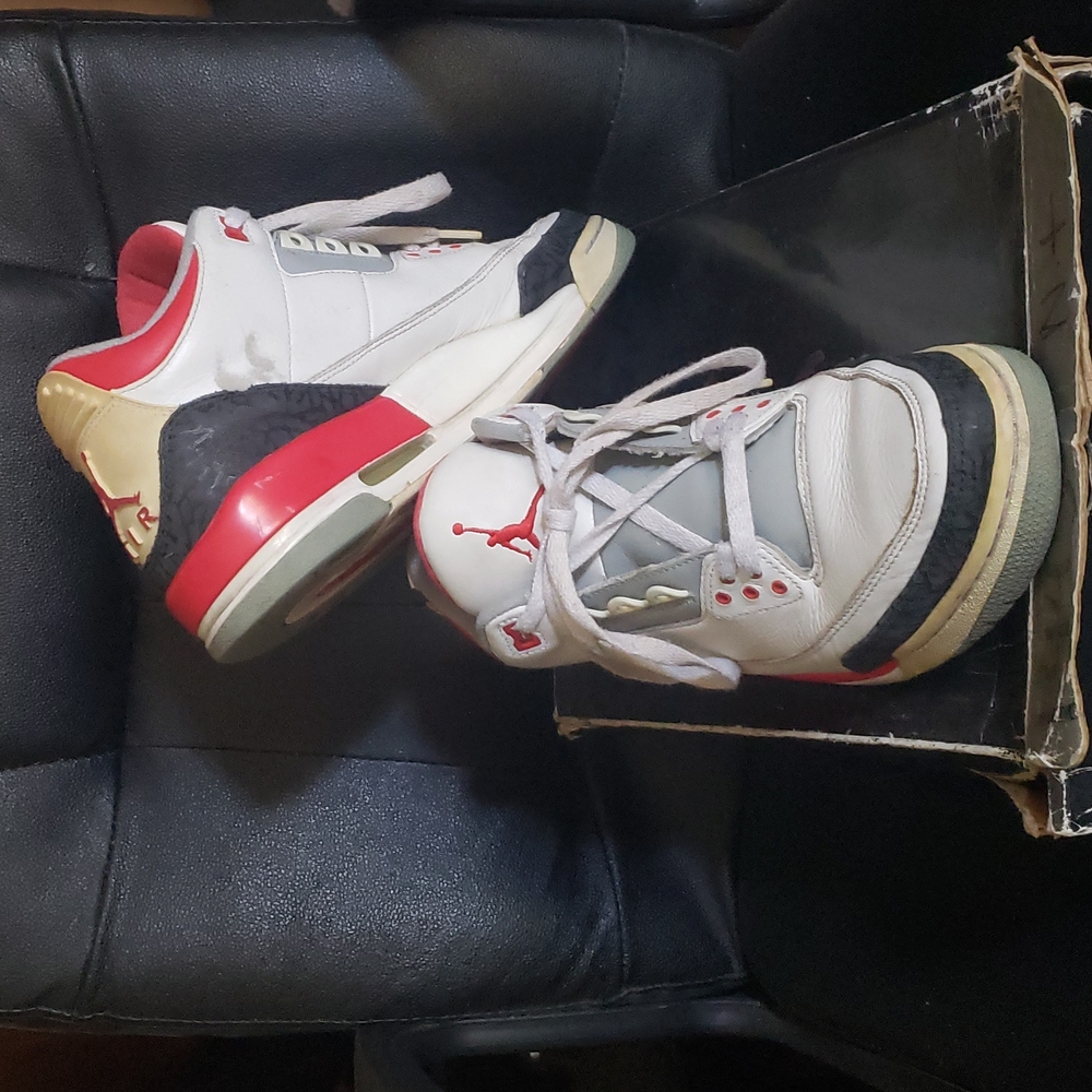 Air Jordan 3 Retro "Fire Red" 2006
